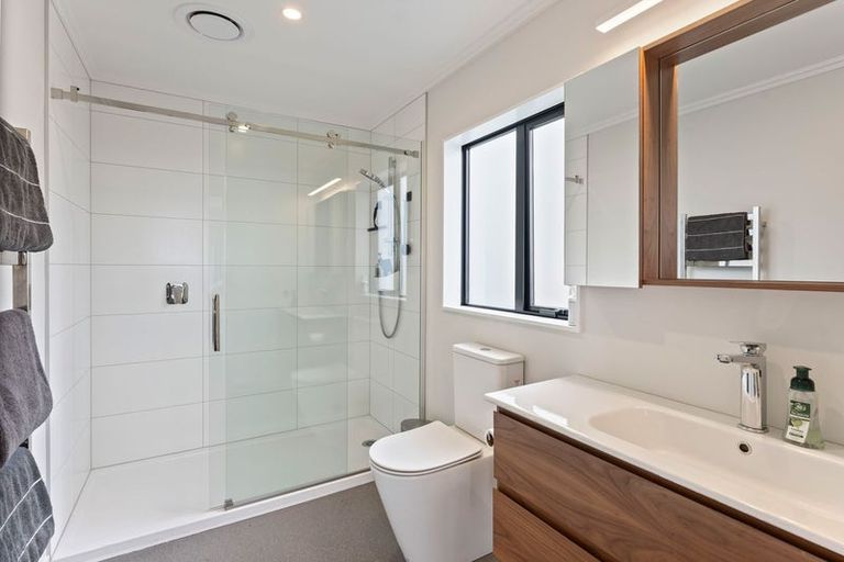 Photo of property in 11 Wilson Way, Waikanae, 5036