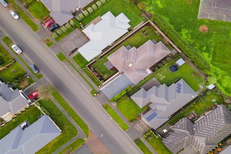 Photo of property in 70 Mcmahon Drive, Aidanfield, Christchurch, 8025