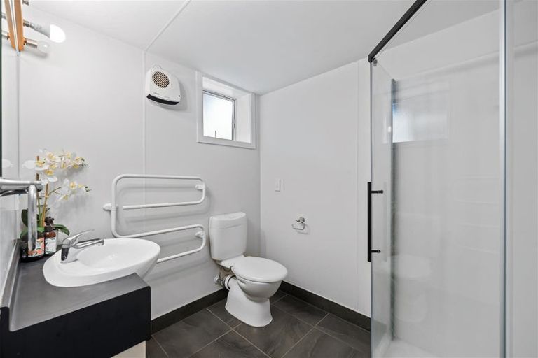 Photo of property in 2 Bickerstaffe Road, Maungaturoto, 0520