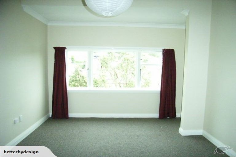 Photo of property in 29 Tanera Crescent, Brooklyn, Wellington, 6021