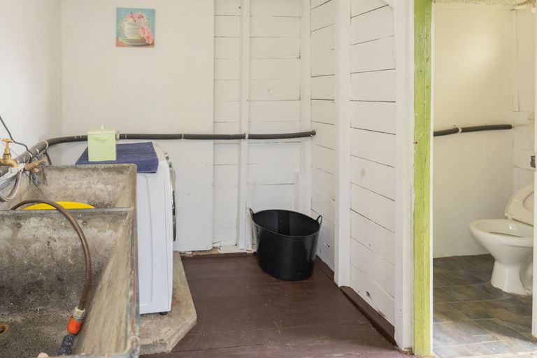 Photo of property in 16 Wellington Street, Enfield, Oamaru, 9491