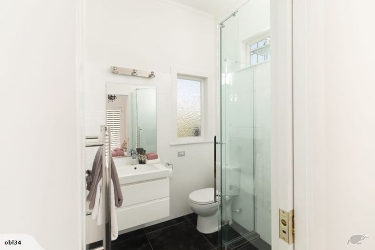 Photo of property in 71 Beach Road, Mellons Bay, Auckland, 2014