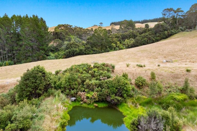 Photo of property in 592 Kanohi Road, Kaukapakapa, 0873