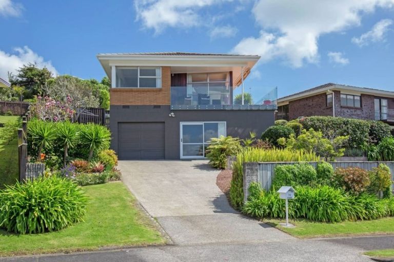 Photo of property in 36 Haseler Crescent, Howick, Auckland, 2014