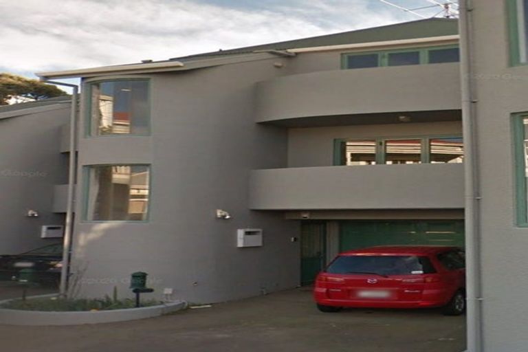 Photo of property in 5 Oak Grove, Mount Cook, Wellington, 6011