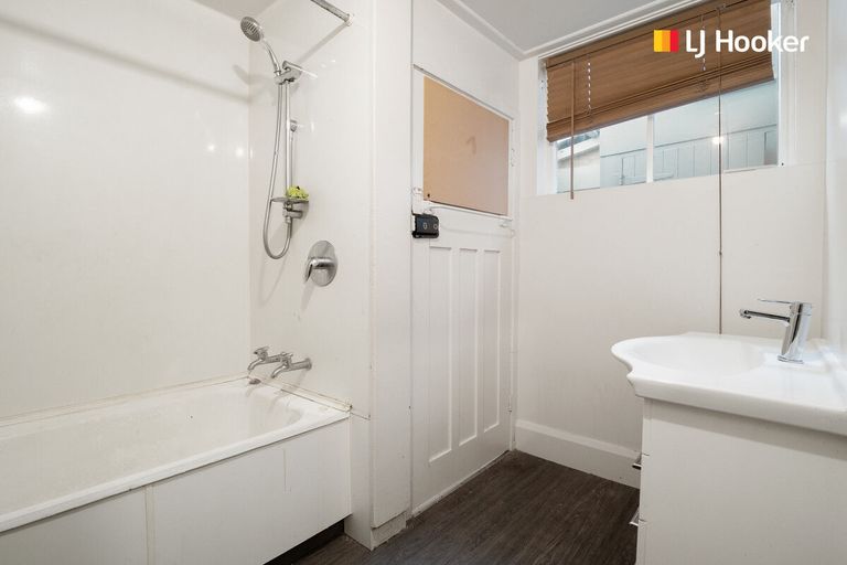 Photo of property in 76 South Road, The Glen, Dunedin, 9011