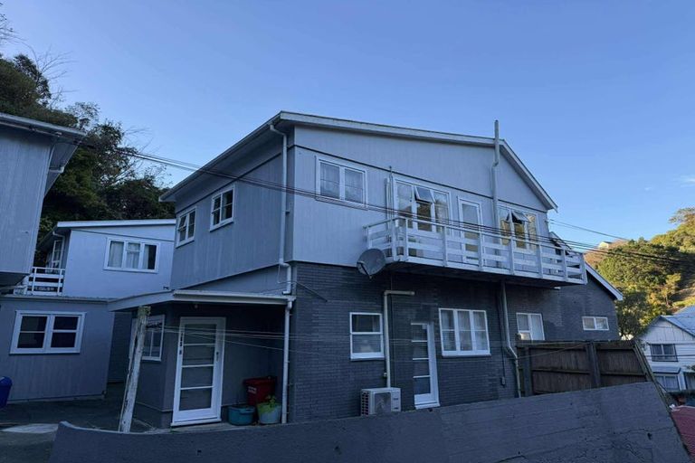 Photo of property in 142 Aro Street, Aro Valley, Wellington, 6021
