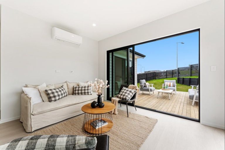 Photo of property in 35 Brigitte View, Snells Beach, 0920