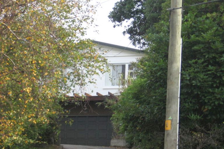 Photo of property in 9 Magdalen Street, Tawa, Wellington, 5028