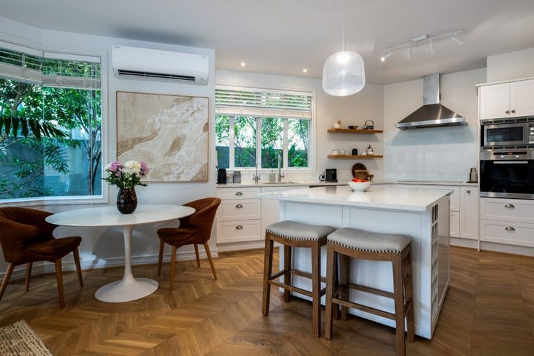 Photo of property in 15a Ocean View Road, Milford, Auckland, 0620