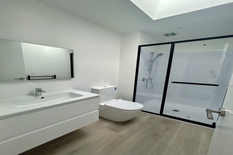 Photo of property in 15 Tiraumea Drive, Pakuranga, Auckland, 2010