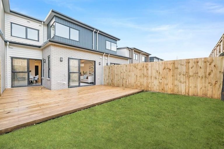 Photo of property in 6 Paina Crescent, Massey, Auckland, 0614