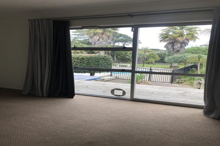Photo of property in 79 Tawa Road, Kumeu, 0891