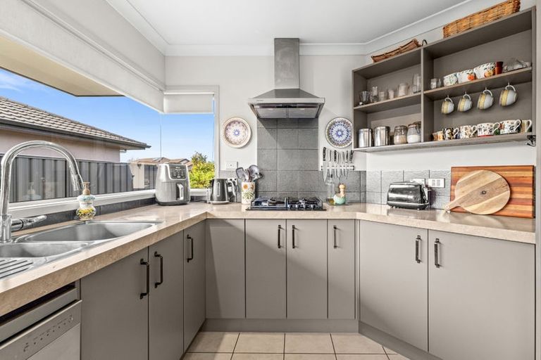 Photo of property in 19 Pania Place, Poraiti, Napier, 4112