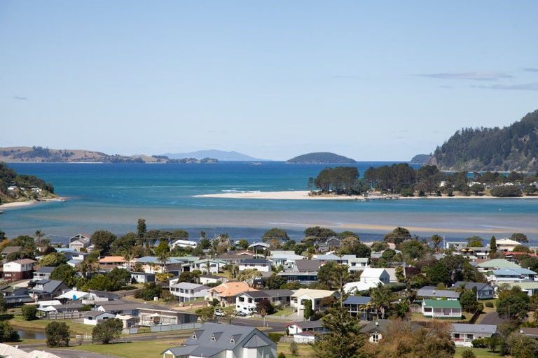 Photo of property in 6 Mason Rise, Tairua, 3508