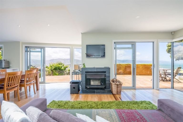 Photo of property in 19 London Road, Korokoro, Lower Hutt, 5012