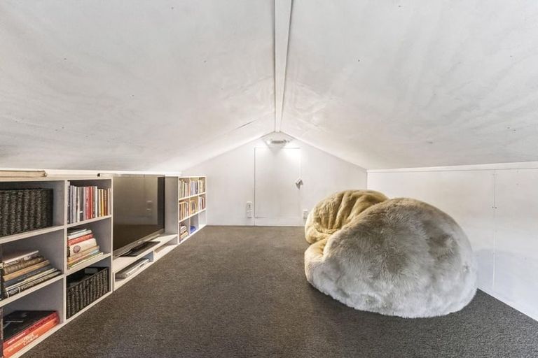 Photo of property in 120 Island Bay Road, Beach Haven, Auckland, 0626