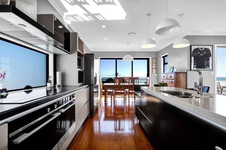 Photo of property in 14/5 South Road, Moturoa, New Plymouth, 4310