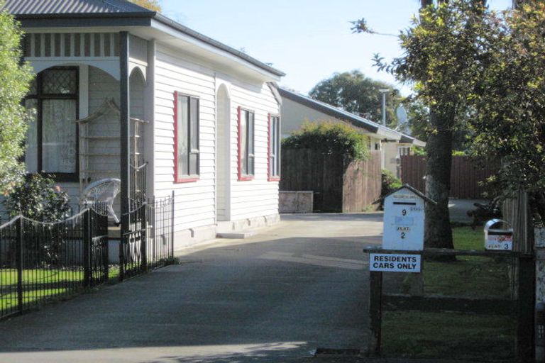 Photo of property in 2/9 Defoe Place, Waltham, Christchurch, 8023