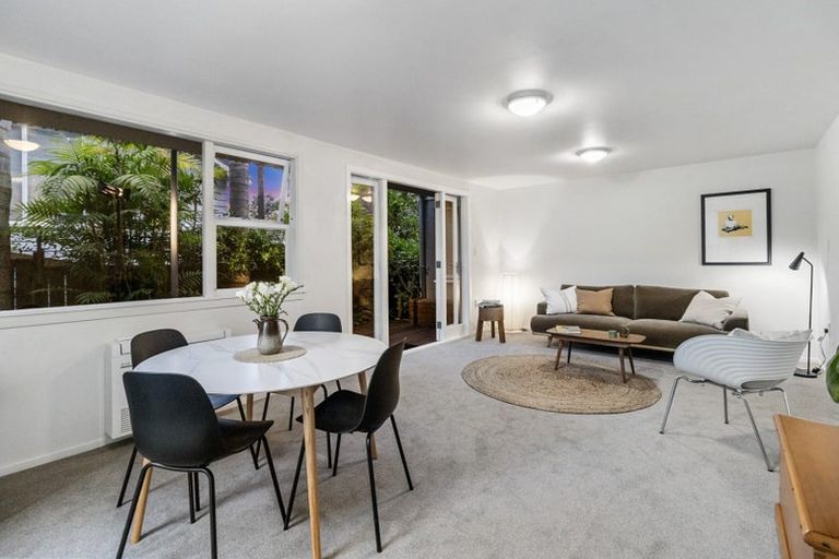 Photo of property in 41 Old Lake Road, Narrow Neck, Auckland, 0624