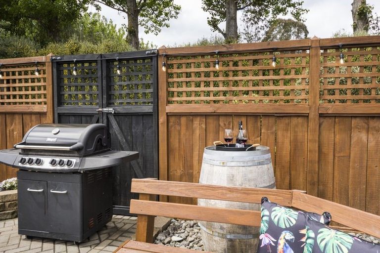 Photo of property in 294 Polson Hill Drive, Aokautere, Palmerston North, 4471