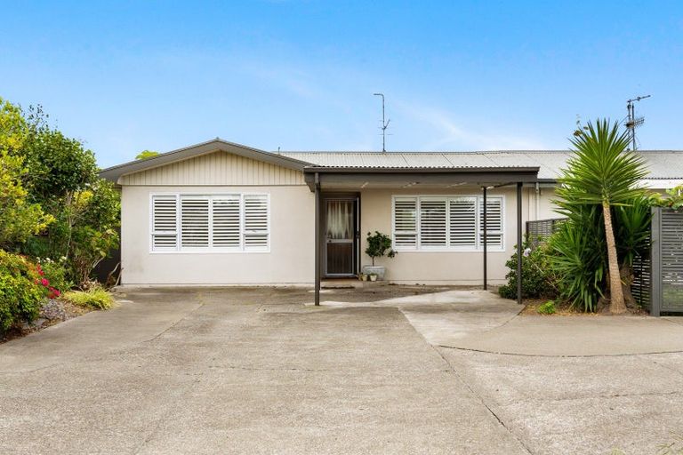 Photo of property in 1 Balmoral Street, Taradale, Napier, 4112