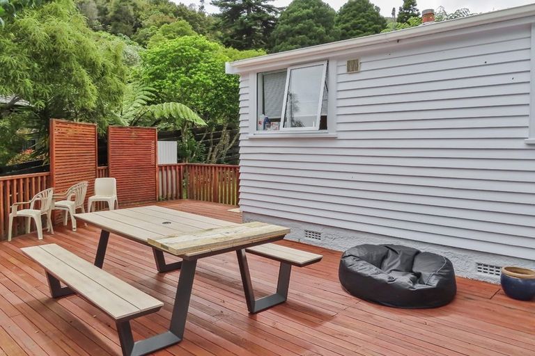 Photo of property in 111 Kamahi Street, Stokes Valley, Lower Hutt, 5019