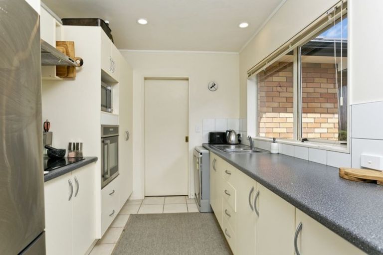 Photo of property in 4 Bundoran Way, Pinehill, Auckland, 0632