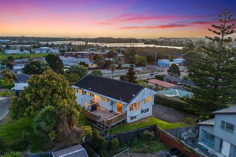 Photo of property in 142 Ti Rakau Drive, Pakuranga, Auckland, 2010