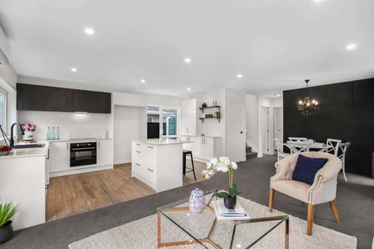 Photo of property in 39a Sutton Crescent, Papakura, 2110