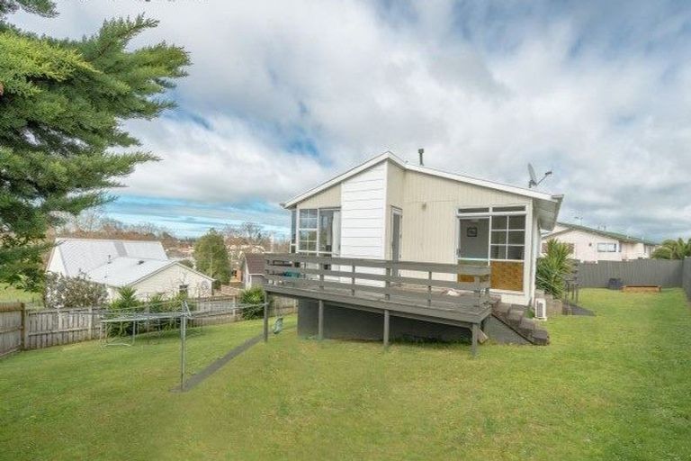 Photo of property in 46 Morrow Avenue, St Andrews, Hamilton, 3200