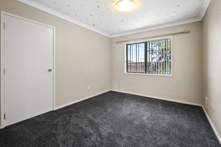 Photo of property in 1 Daniel Place, Kelvin Grove, Palmerston North, 4414