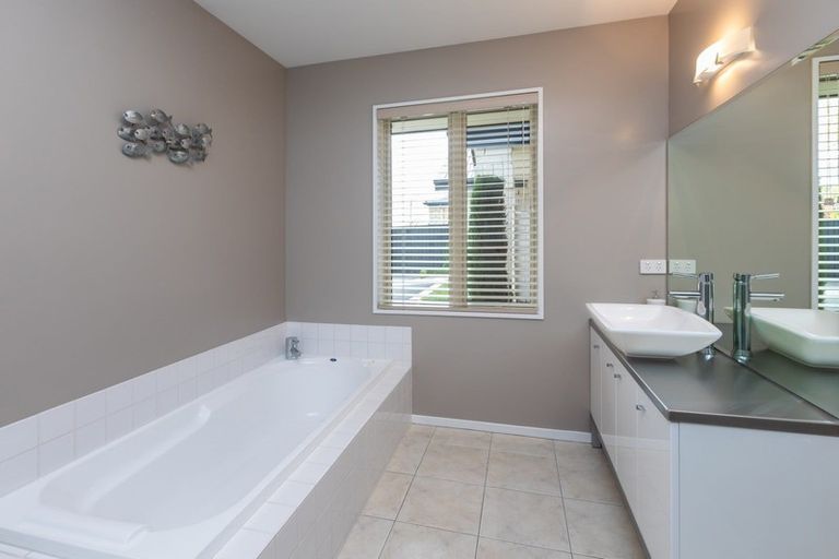 Photo of property in 51 Skyedale Drive, Harewood, Christchurch, 8051