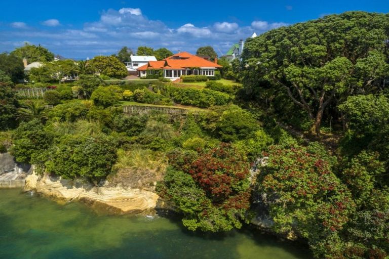 Photo of property in 122 Vauxhall Road, Narrow Neck, Auckland, 0624