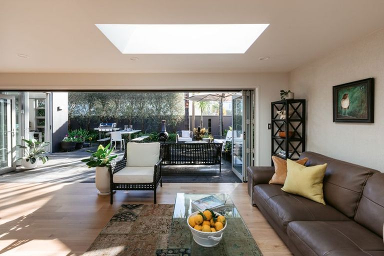 Photo of property in 241 Oceanbeach Road, Mount Maunganui, 3116