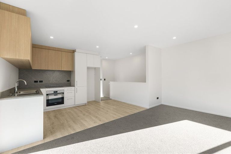 Photo of property in 7/3 Vesty Avenue, Hillcrest, Hamilton, 3216