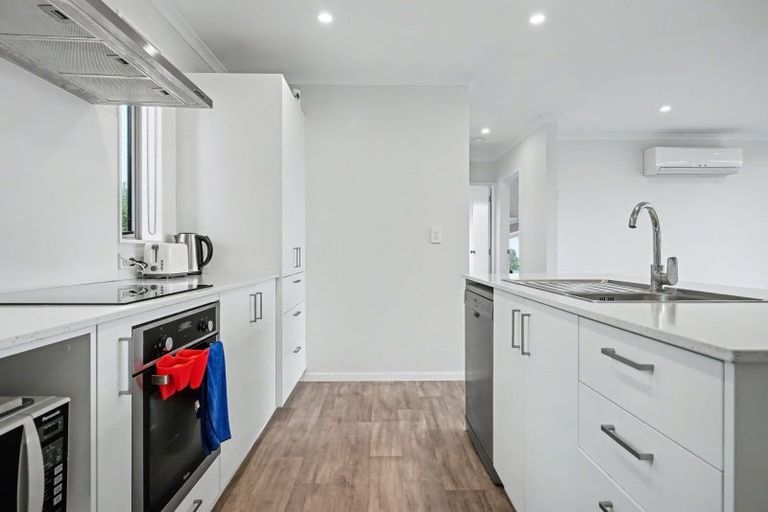 Photo of property in 992a Tremaine Avenue, Roslyn, Palmerston North, 4414