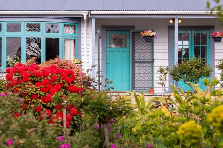 Photo of property in 39 Waiwaka Terrace, Strandon, New Plymouth, 4312