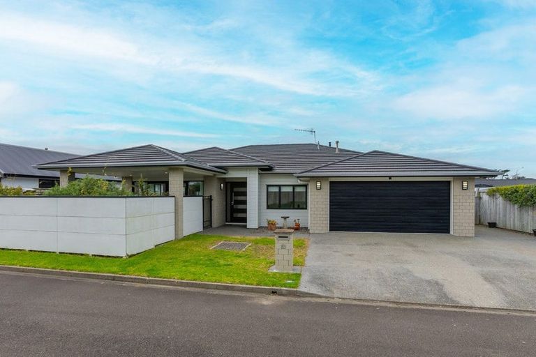 Photo of property in 83 Kotuku Drive, Paraparaumu Beach, Paraparaumu, 5032
