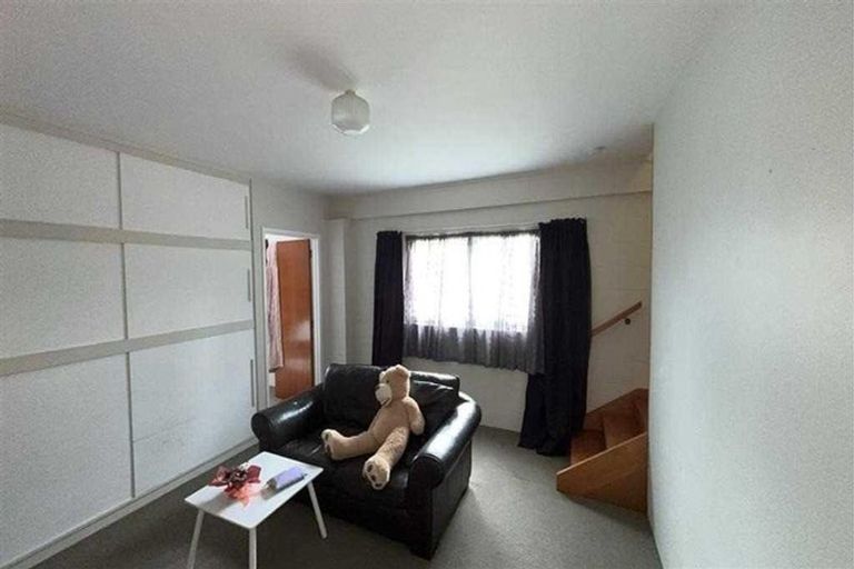 Photo of property in 44 Nevada Drive, Merrilands, New Plymouth, 4312