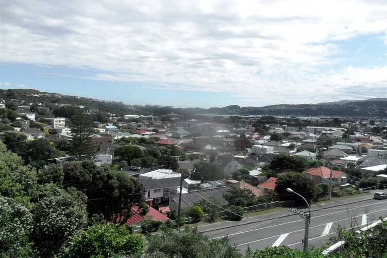 Photo of property in 44 Tio Tio Road, Miramar, Wellington, 6022