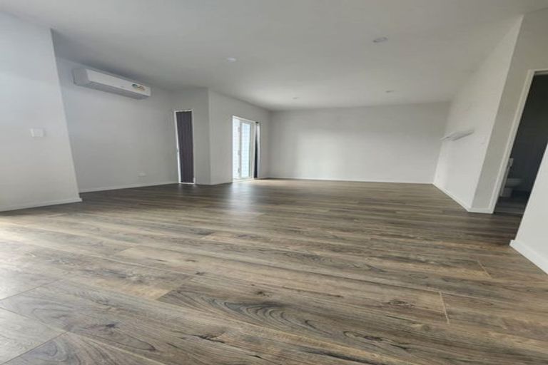 Photo of property in 9 Riroriro Close, Papakura, 2110