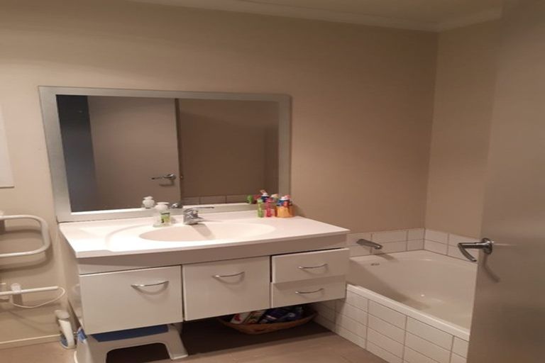 Photo of property in 12/64 Kawaha Point Road, Kawaha Point, Rotorua, 3010