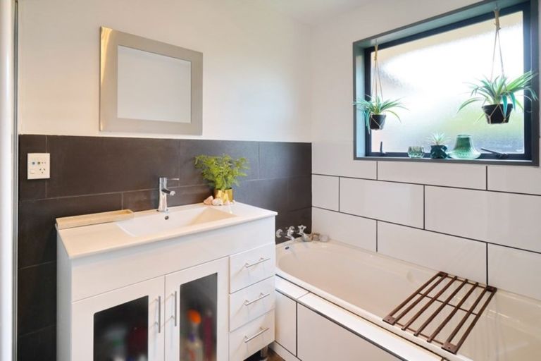 Photo of property in 97a Wildberry Street, Woolston, Christchurch, 8023