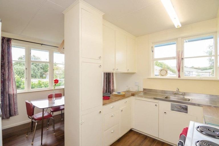 Photo of property in 10 Solway Street, Solway, Masterton, 5810