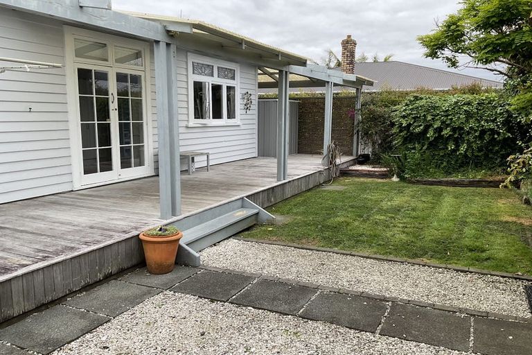 Photo of property in 1/46 Old Lake Road, Narrow Neck, Auckland, 0624