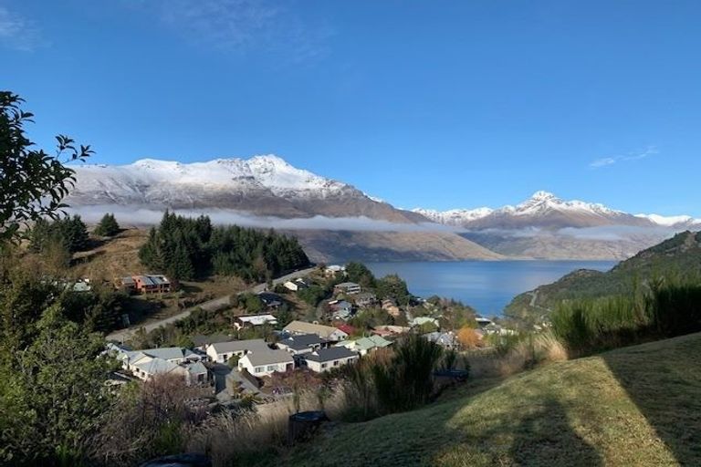 Photo of property in 14 Lochy Road, Fernhill, Queenstown, 9300