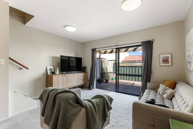 Photo of property in 15/21 Armoy Drive, East Tamaki, Auckland, 2016