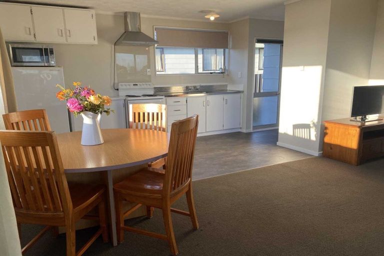 Photo of property in 12 Karyn Street, Castlecliff, Whanganui, 4501