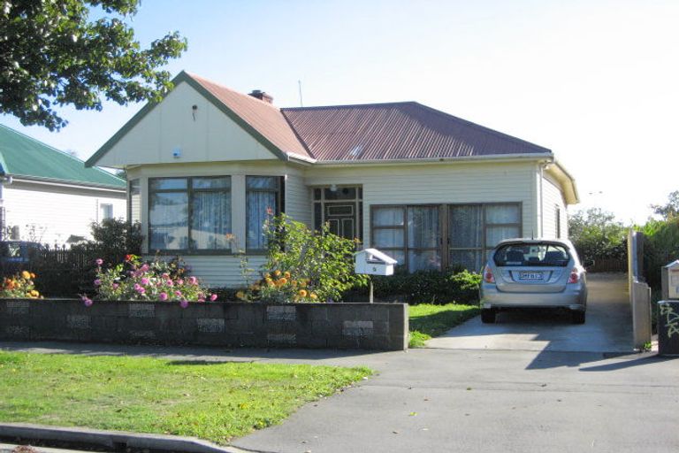 Photo of property in 5 Defoe Place, Waltham, Christchurch, 8023